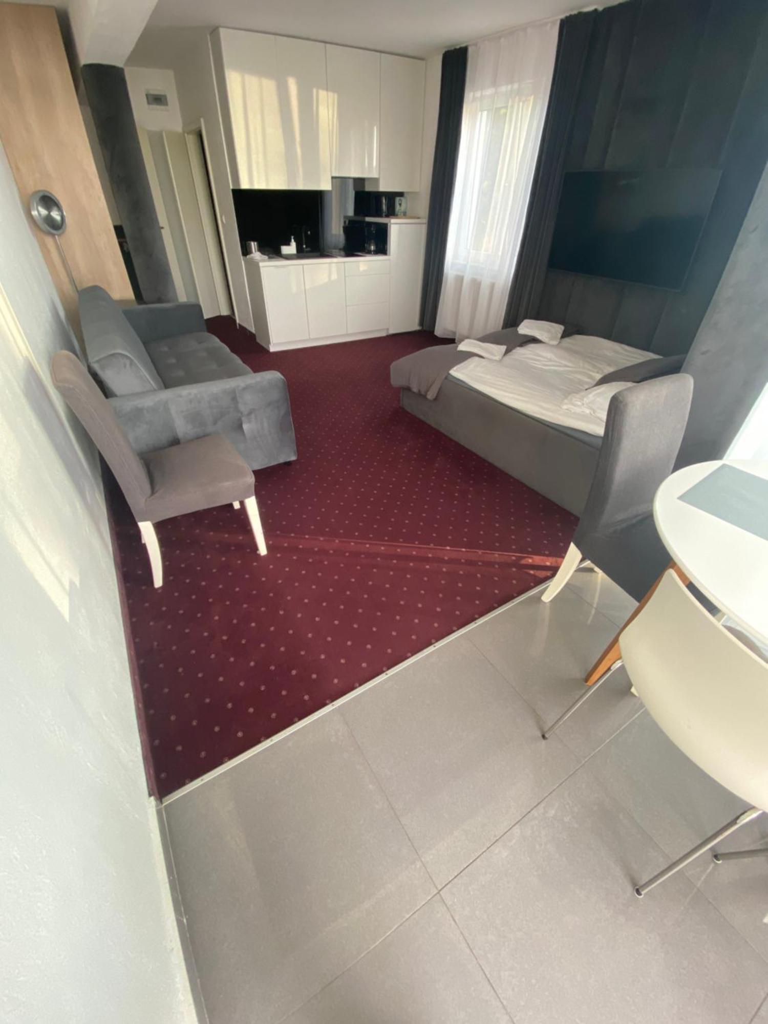 Apartamenty Nad Jeziorem Charzykowskim Villa Emilia Charzykowy Buitenkant foto